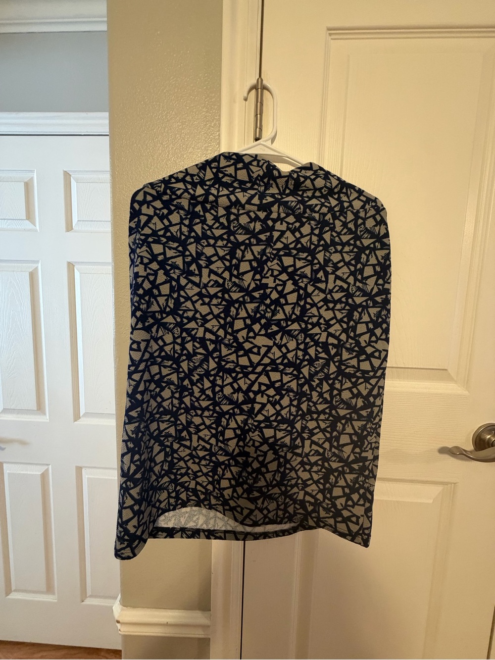LuLaRoe Multicolor Logo Tag Detail
